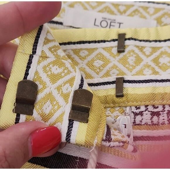 LOFT Yellow Black and Gold Striped Brocade Shorts Size 4 (3570) - Picture 5 of 6